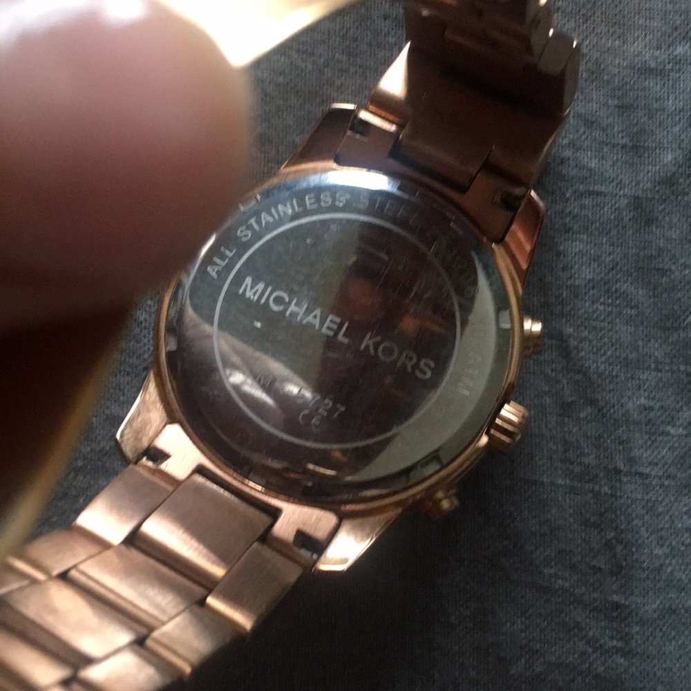 Michael Kors rose gold watch - Picture 4 of 4
